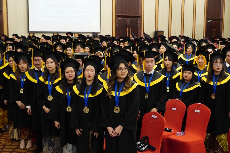 Wisuda Sarjana dan Magister XIX Universitas Internasional Batam