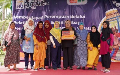 Telin and UIB collaborate in Women’s Empowerment through Hygiene and Sanitation Training for Tourism Village Homestay Managers in Kampung Tua Nongsa.